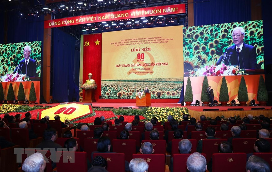  La cérémonie marquant le 90e anniversaire du Parti communiste du Vietnam (3 février 1930) a eu lieu le 3 février au centre national des conférences de Hanoi, avec la participation des dirigeants et anciens dirigeants du Parti, de l’Etat.