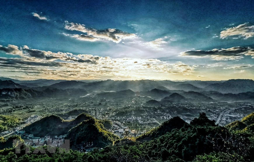  Le chef-lieu de Moc Chau vu d’en haut.