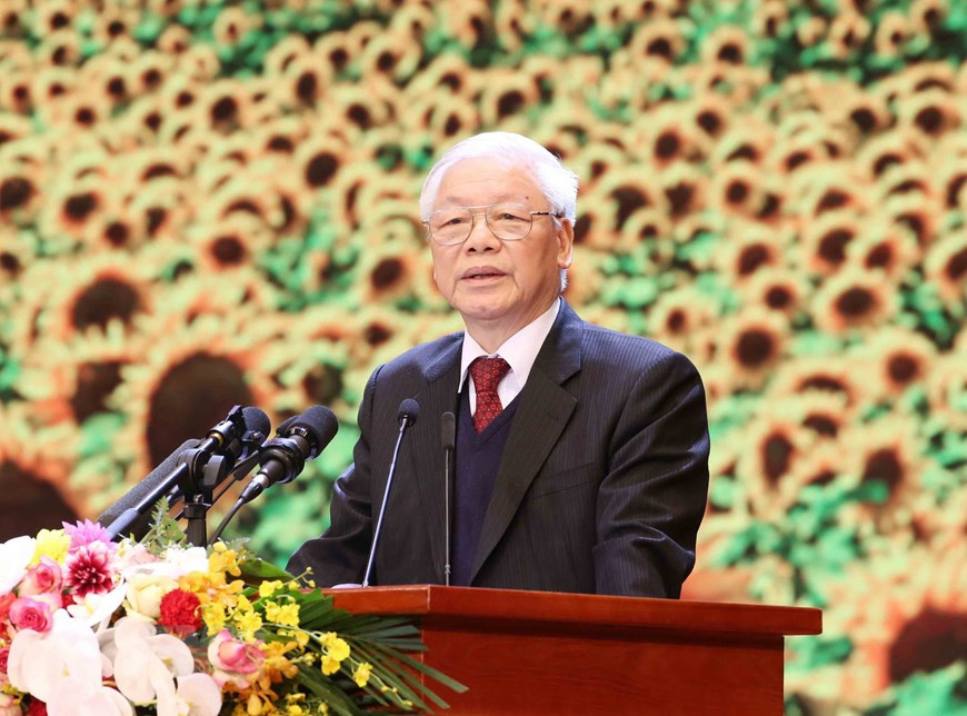  Le secrétaire général du Parti communiste du Vietnam et président Nguyen Phu Trong prononce un discours lors de la cérémonie marquant le 90e anniversaire du Parti. 
