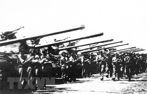  L'Armée de libération prépara des forces avant la libération de Saigon - Gia Dinh avec comme tactique ''rapidité, audace, surprise et victoire assurée'', le 26 avril 1975.