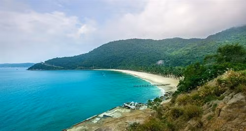 Une belle plage sauvage.