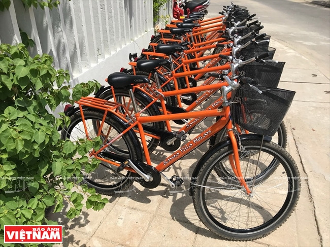 Les modèles de VTT Thong Nhat pour hommes font le bonheur des touristes à Hoi An.