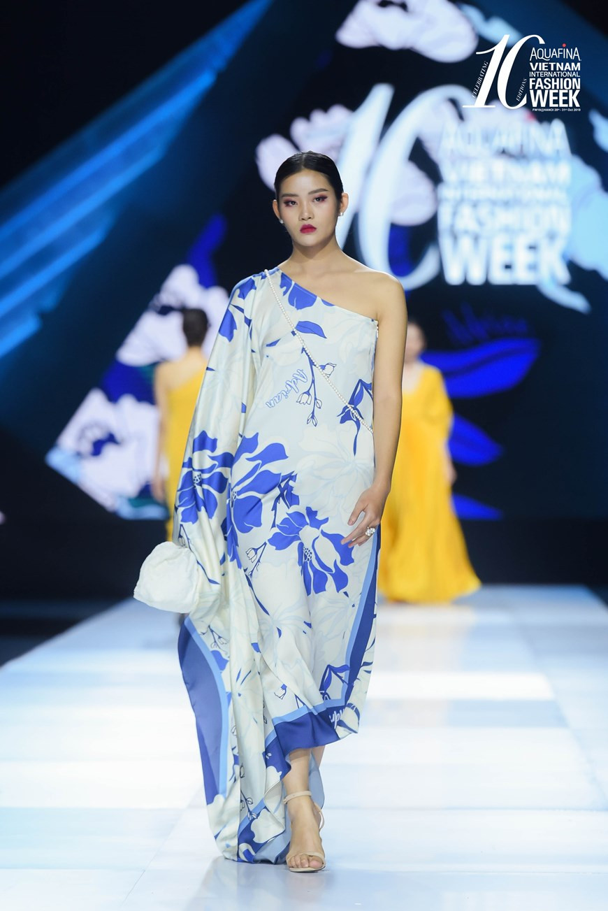 Il a souhaité que les femmes puissent se libérer des vêtements contraints. Photo: Vietnam+