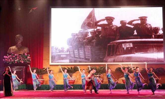 Un numéro artistique interprété lors de la cérémonie.