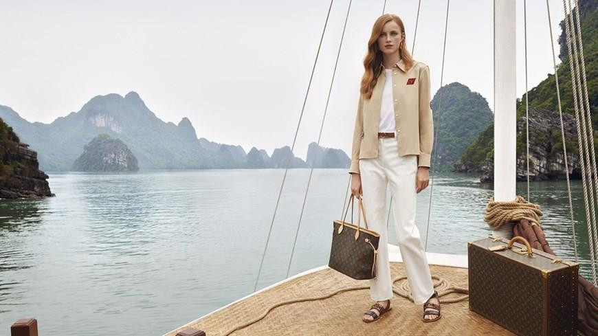 La baie d'Ha Long dans la publicité de Louis Vuitton.