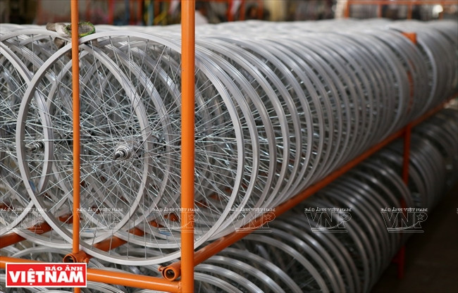 Les jantes sont fabriquées par la compagnie Thong Nhat. 