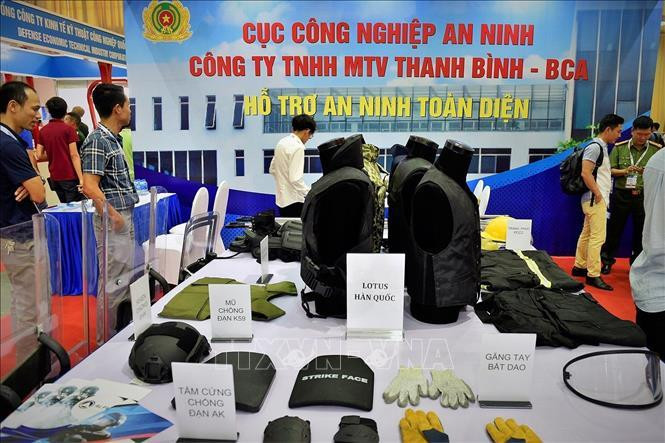 Des centaines de grandes marques mondiales de défense et de sécurité se sont inscrites au salon, dont Rosoboroexport, Techmash, NIIPH, UVZ, Ukspecexport, Lockheed Martin, Airbus, MBDA, Imperial Fleet, IAI, AutoGyro, Starks Motors, Arsenal 2000, WB Electronics, TRD, Raytheon, Q Optiq et Hancom.