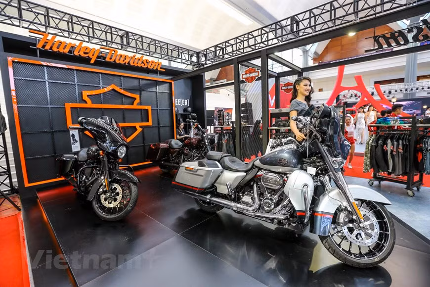 L'espace d'exposition de la marque Harley Davidson. 