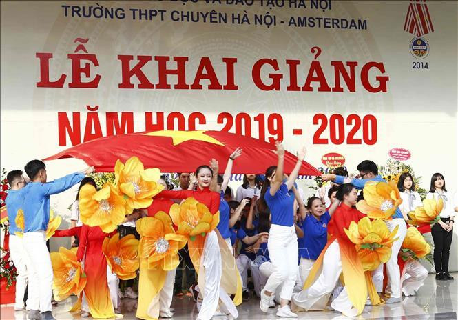 Cérémonie de rentrée scolaire dans le lycée d'excellence Hanoi-Amsterdam. Photo: Van Diep/VNA