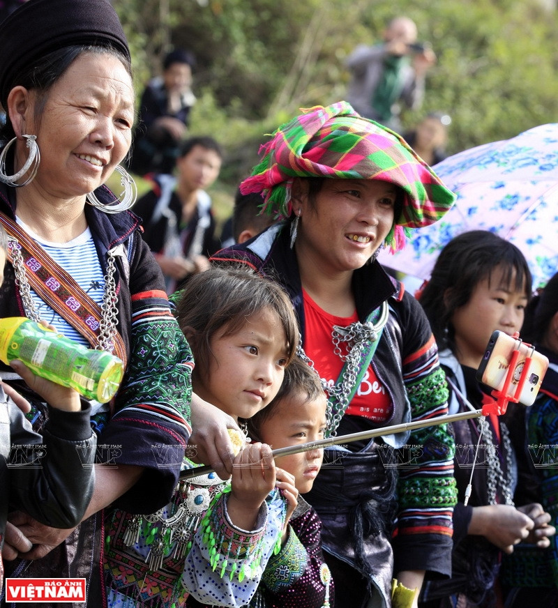 Le festival "Gau Tao" est une bonne occasion pour les réunions de famille, les jeux traditionnels et d’autres activités.