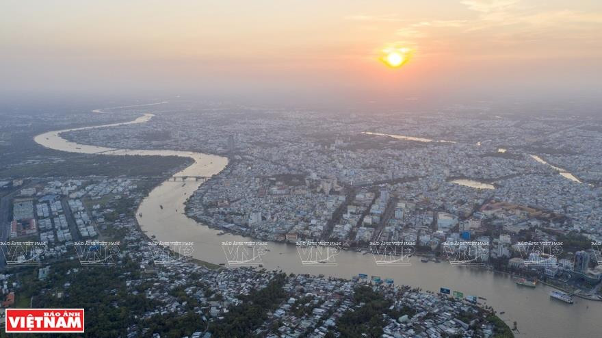 Le fleuve Hau, qui traverse Can Tho, est un trait culturel de cette région fluviale. Photo : Tât Son