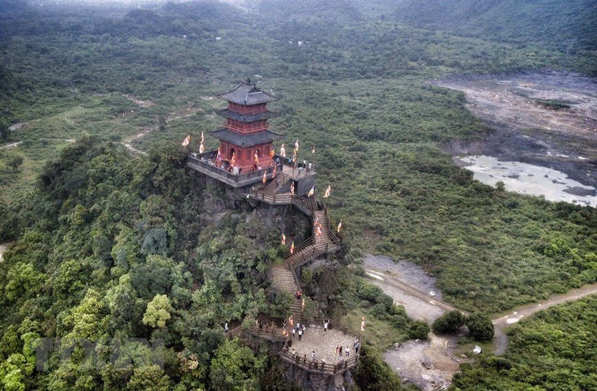 La pagode Tam Chuc, d'une superficie de plus de 5.000 ha, se situe dans la commune de Ba Sao, district de Kim Bang, province de Hà Nam, au Nord.