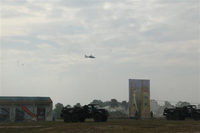 L'exercice s'est concentré sur la création et le fonctionnement d'un poste de commandement conjoint, la réaction face aux catastrophes, chimiques entre autres.