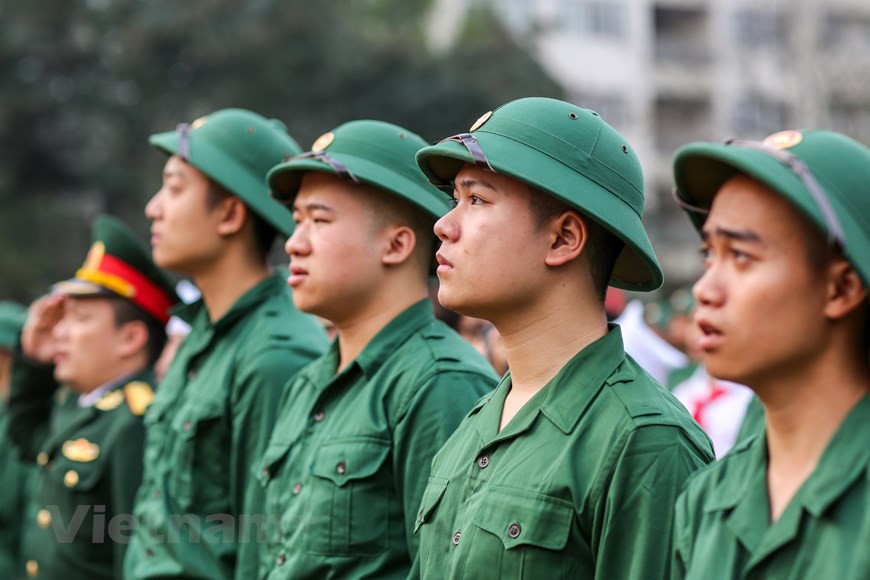 Des jeunes prêts à effectuer leur service militaire.