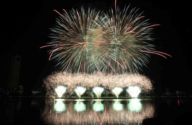 Le PyroVision des États-Unis remporte le 2e prix.