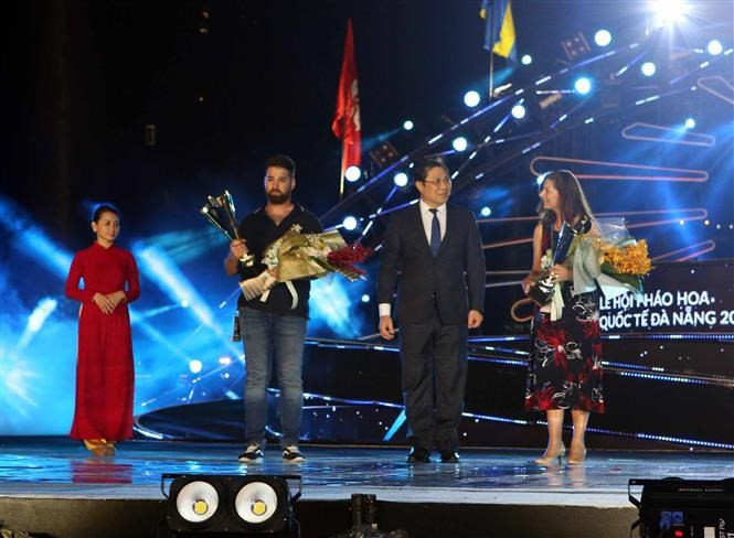L'Italie devient le champion du Festival international des feux d'artifice de Da Nang 2018.