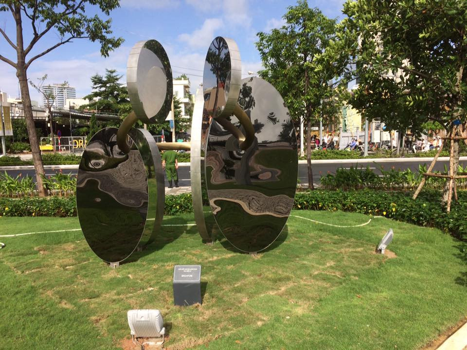 "Attachement", de Singapour.