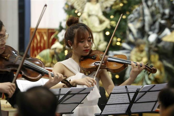 C'est la deuxième fois que ce concert a lieu au Vietnam, attirant de nombreux artistes célèbres ainsi que de jeunes artistes prometteurs. Photo: VNA