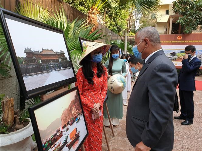 L’ambassade du Vietnam en Égypte a organisé une exposition photographique en l'honneur du 57e anniversaire de l’établissement des relations diplomatiques bilatérales.