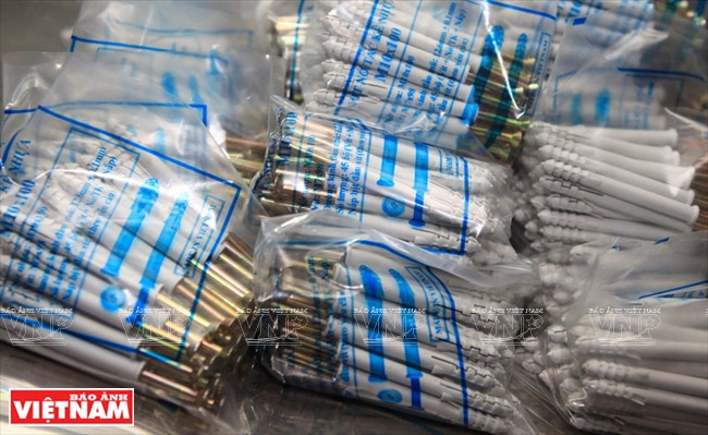 Song Nam exporte chaque mois environ 40 tonnes de boulons, vis et attaches au Japon et en Europe.