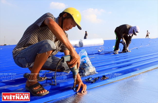 Les attaches de toiture de Song Nam protègent les toitures des typhons.