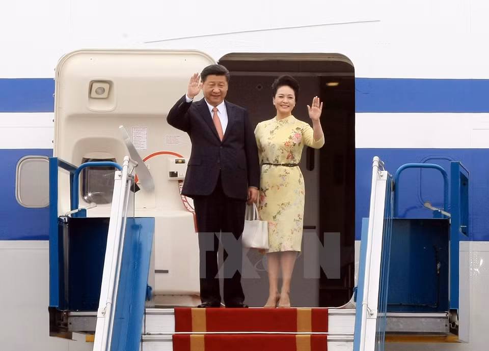 Cette visite, effectuée sur invitation du secrétaire général du Parti communiste du Vietnam (PCV), Nguyen Phu Trong, et du président du Vietnam, Truong Tan Sang, a lieu les 5 et 6 novembre. 