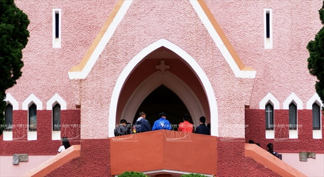 La façade de la cathédrale Domaine de Marie.