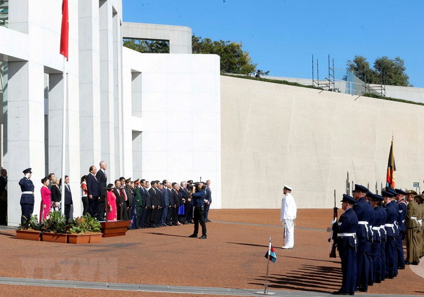Le salut au drapeau.
