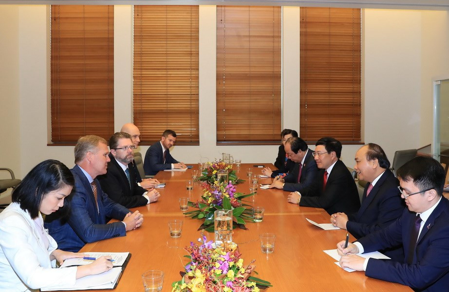Entrevue entre le Premier ministre Nguyen Xuan Phuc et le président du Sénat Tony Smith et le président de la Chambre des représentants d'Australie Scott Ryan.