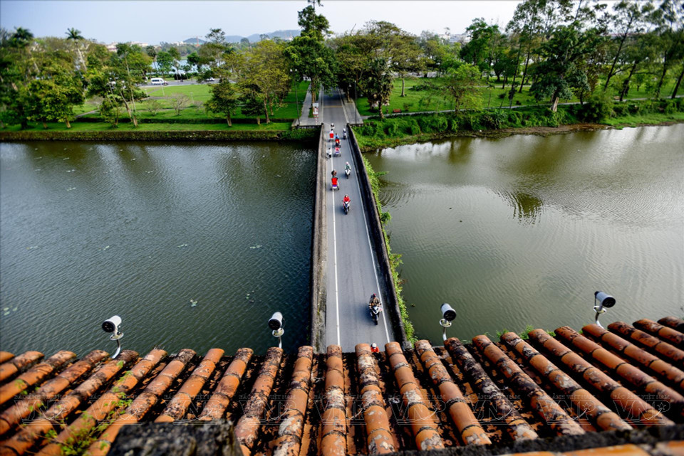  La Cité impériale de Huê, qui était le lieu des cérémonies et des actes publics des monarques de la dynastie des Nguyen, est aujourd’hui un haut lieu touristique du pays. Photo : VI