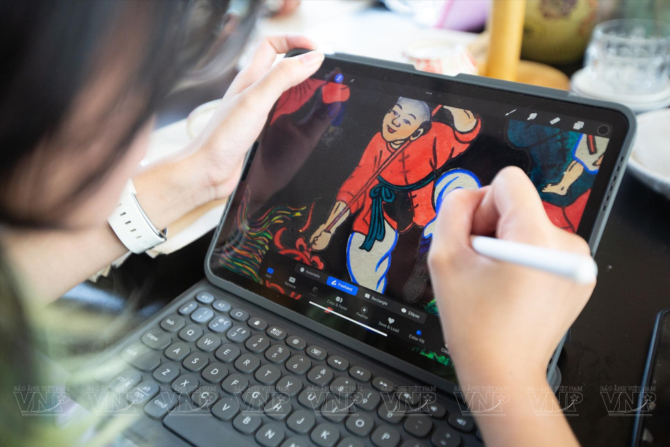  Les images sont également créées sur ordinateur. Photo : VI