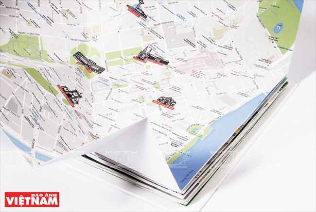 Les sites célèbres sont indiqués sur une carte. 