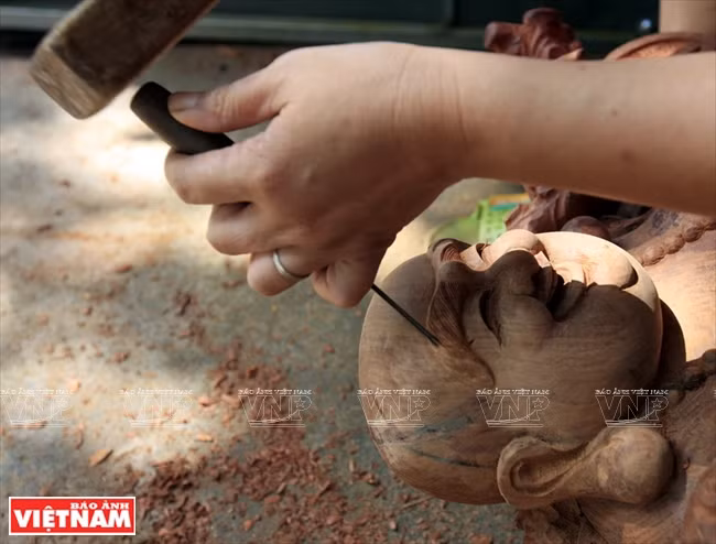 La sculpture sur bois est un métier traditionnel à Thiêt Ung, district de Dong Anh, Hanoi. 