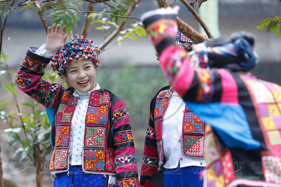 Femmes Lô Lô en costume traditionnel. Photo: VNP