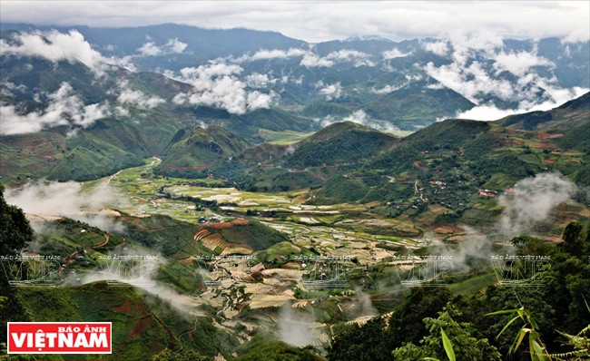 En langue Thai, Khau Pha signifie « cornes du dieu ». Ce col offre en effet un paysage féerique en septembre et novembre, lorsque les rizières en gradins des ethnies H’Mong et Thai sont dorées et prêtes à être fauchées. Photo: VNP
