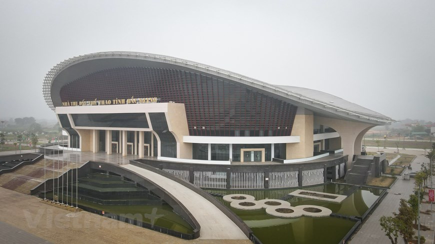 Ce sera la première fois que la province septentrionale de Bac Giang accueillera un événement sportif régional et qu’elle s’engage à créer les meilleures conditions possibles pour les 31es Jeux d’Asie du Sud-Est. Outre la capitale Hanoï où la plupart des épreuves des sports des SEA Games 31 auront lieu, Bac Giang est l’une des 11 autres localités qui accueilleront les compétitions de cet événement sportif. Les Jeux, placés sur le thème "Pour une Asie du Sud-Est plus forte", comprendront 40 sports avec 526 épreuves et devraient attirer environ 10.000 participants. L’événement biennal était initialement prévu pour la fin de 2021 mais reporté en raison des impacts de la pandémie de coronavirus. Photo: VNPlus