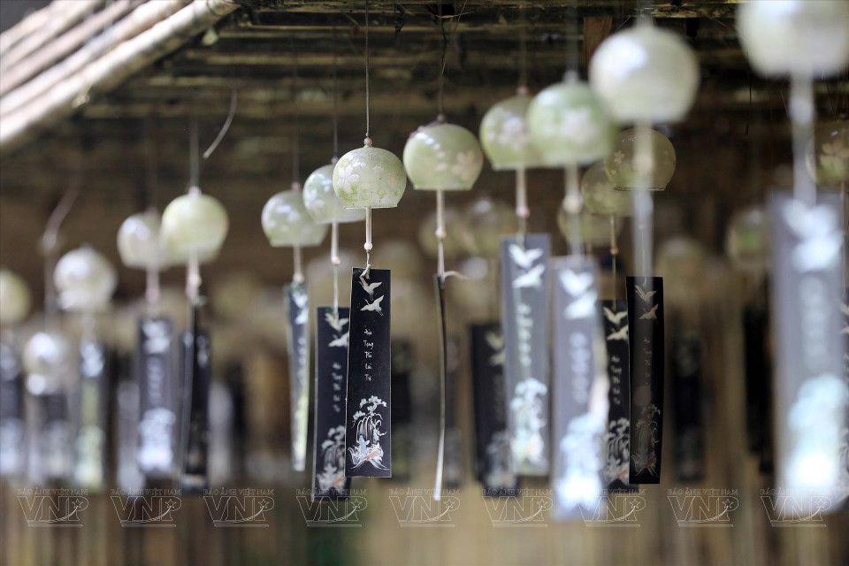 Carillons éoliens derrière la pagode. Photo: VNP