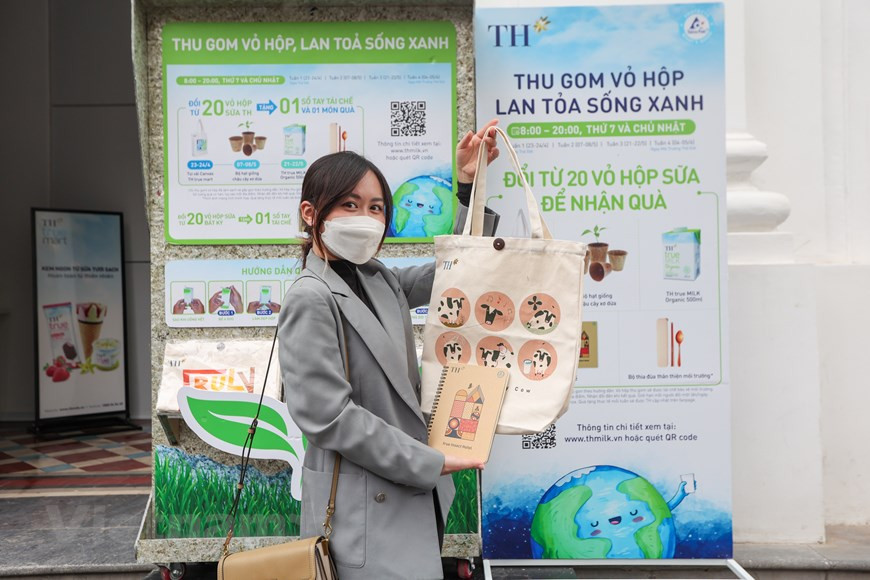 L’Union internationale pour la conservation de la nature en collaboration avec l’Institut de stratégie et de politique des ressources naturelles et de l’environnement du ministère vietnamien des Ressources naturelles et de l’Environnement, et le groupe TH ont lancé en juin 2020 pour la première fois au Vietnam, une alliance d’entreprises pour la protection de l’environnement pour s’attaquer aux problèmes environnementaux dans ce pays. La Vietnam Business for Environment (VB4E) est une plate-forme visant à renforcer le rôle des entreprises dans la protection de l’environnement et la conservation de la biodiversité dans le pays. L’alliance se concentrera sur le développement d’une banque de données conceptuelles, le plaidoyer politique et le renforcement des capacités. Photo : VNPlus