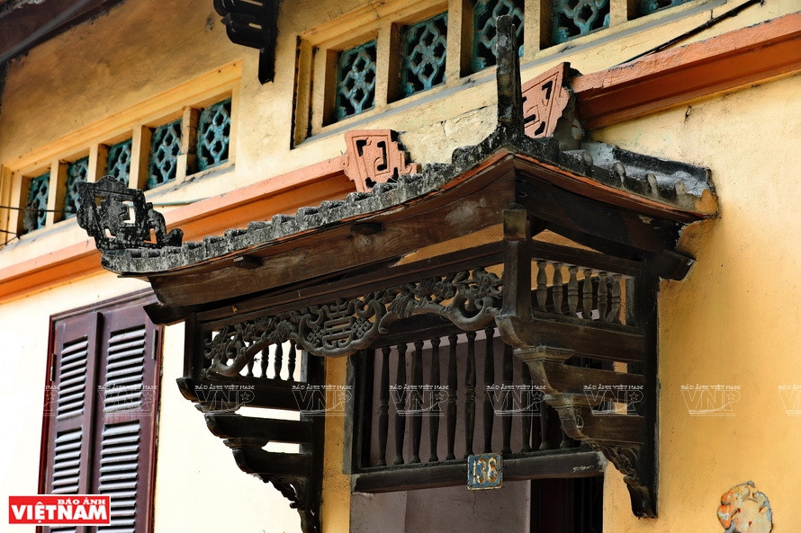 Cu Dà est une destination attrayante pour les touristes qui souhaitent s’échapper un peu du tumulte hanoïen. Ils peuvent y apprécier son aspect ancien et romanesque et son architecture originale alliant encore de nos jours paysages campagnards vietnamiens et architecture française. Photo: VNP