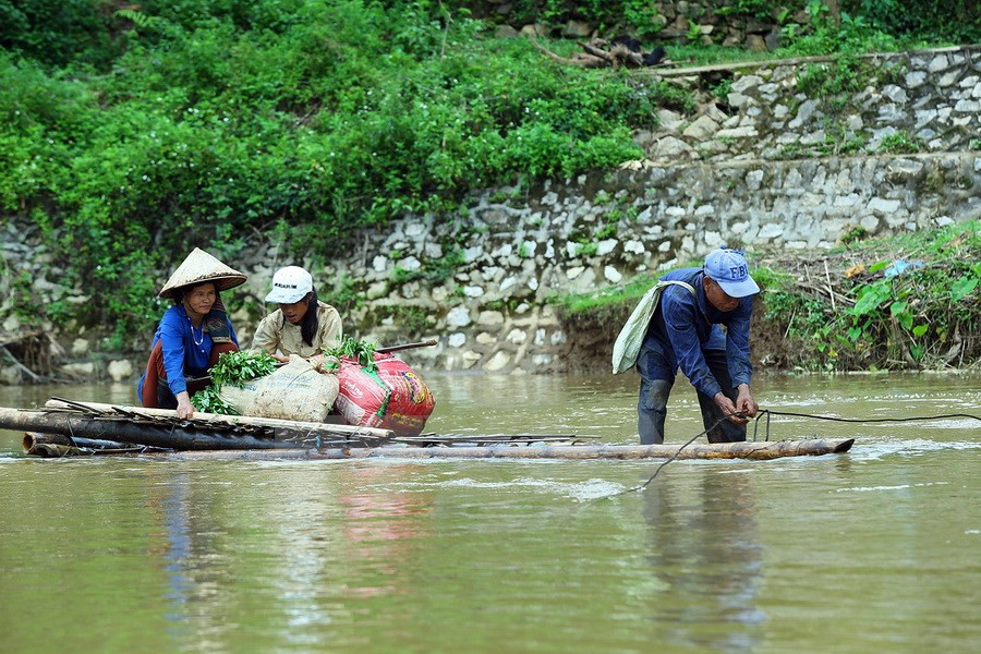 En particulier, en saison des pluies, la rivière Nâm Hua devient violente. Photo: VNA