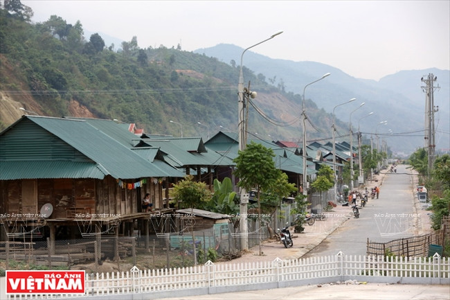 Un coin d’un hameau de réinstallation du bourg de Muong Tè. Photo: VNA