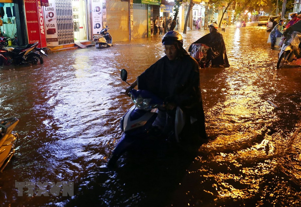 ...la rue Nguyen Huy Tuong, arrondissement de Thanh Xuan...