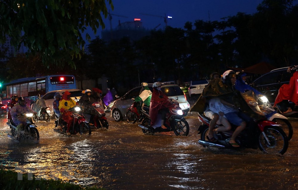 ...la rue Hoang Minh Giam, arrondissement de Cau Giay...