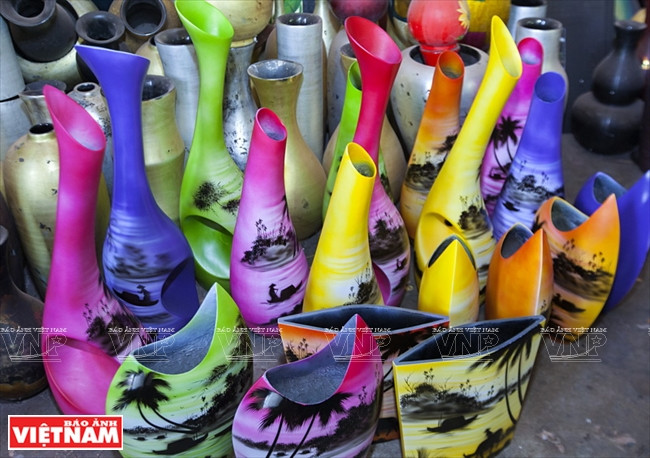 Les produits artisanaux du village de laque poncée de Tuong Binh Hiêp sont exportés vers de nombreux pays dans le monde.