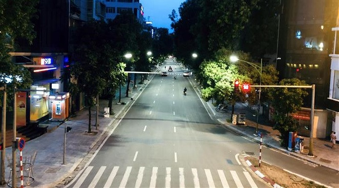 La rue Huê, arrondissement de Hai Ba Trung, est toute à fait calme. Photo : VNA