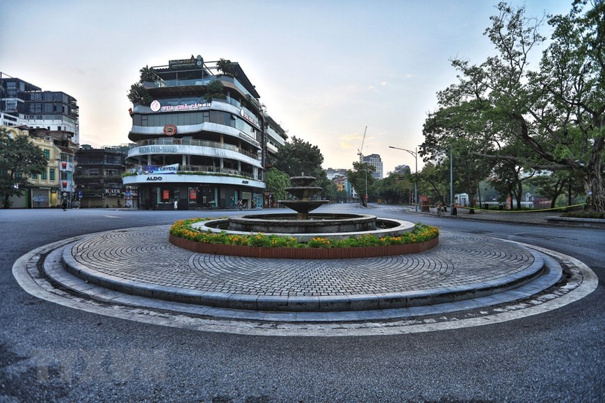 En raison de l’épidémie de Covid-19, la place Dông Kinh Nghia Thuc est désertée. Photo : VNA