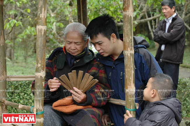 Chaque festival de bai choi se divise en 9 parties et à la fin de chacune, le gagnant obtient un drapeau jaune qu'il plante sur son mirador. 