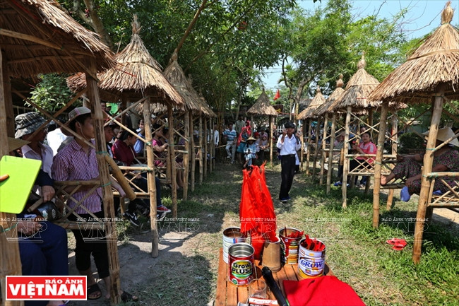 Un festival de bai choi à Cau Ngoi Thanh Toan, au village de Thanh Thuy Chanh, commune de Thuy Thanh, district de Huong Thuy. 