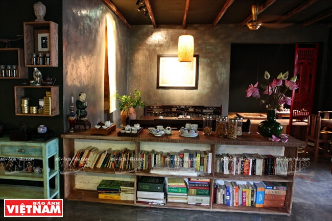 Avec un espace nostalgique, calme, la cérémonie de dégustation du thé s'est progressivement ​installé comme une nouvelle tendance chez les jeunes de la capitale.