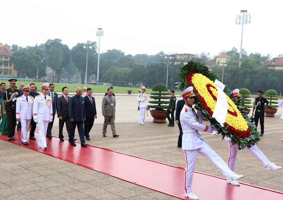 ...et avaient rendu hommage au Président Hô Chi Minh en son mausolée.